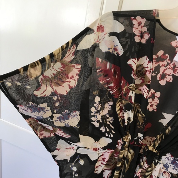 WALTER BAKER Kimono Cardigan Caftan Tulum Black Floral Tropical One Size Large - Picture 7 of 16